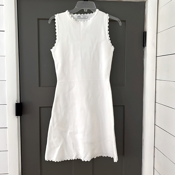 Zara Dresses & Skirts - ZARA white knit scalloped edge dress size medium